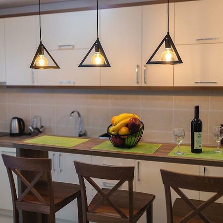 Apartmani Tref Petrovac na moru Exterior foto