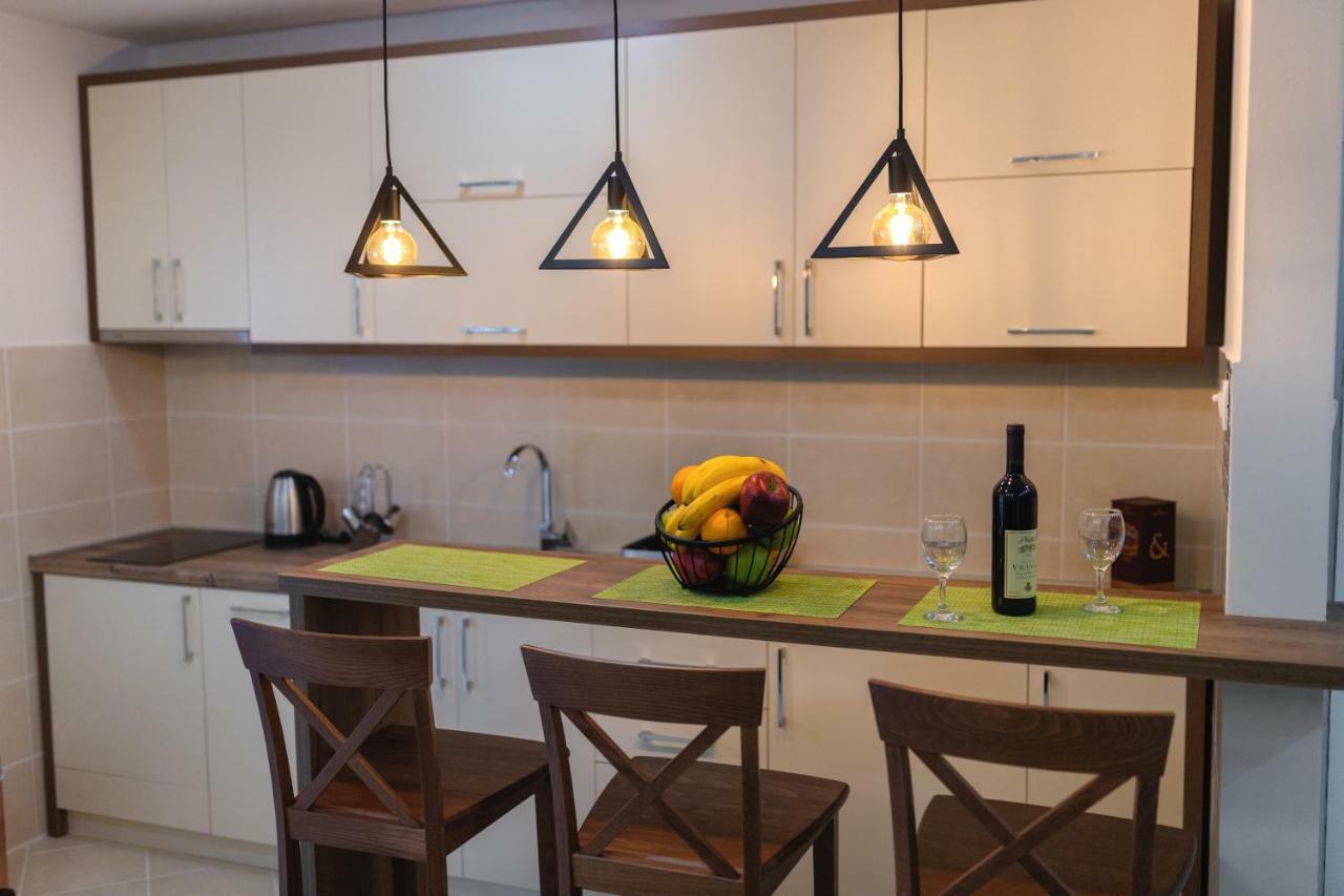 Apartmani Tref Petrovac na moru Exterior foto