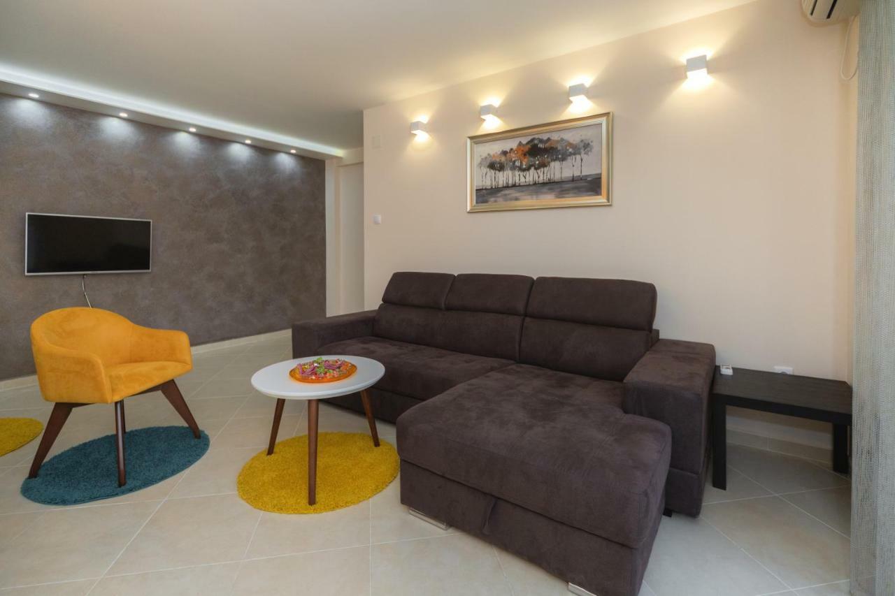 Apartmani Tref Petrovac na moru Exterior foto