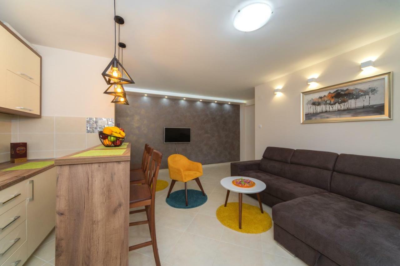 Apartmani Tref Petrovac na moru Exterior foto