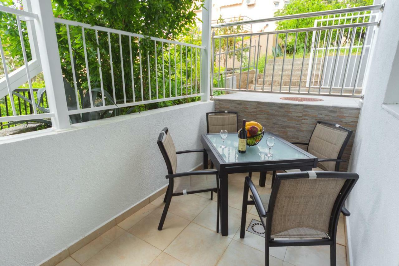 Apartmani Tref Petrovac na moru Exterior foto