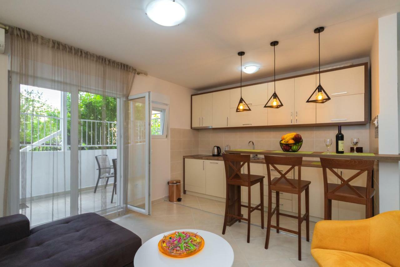 Apartmani Tref Petrovac na moru Exterior foto